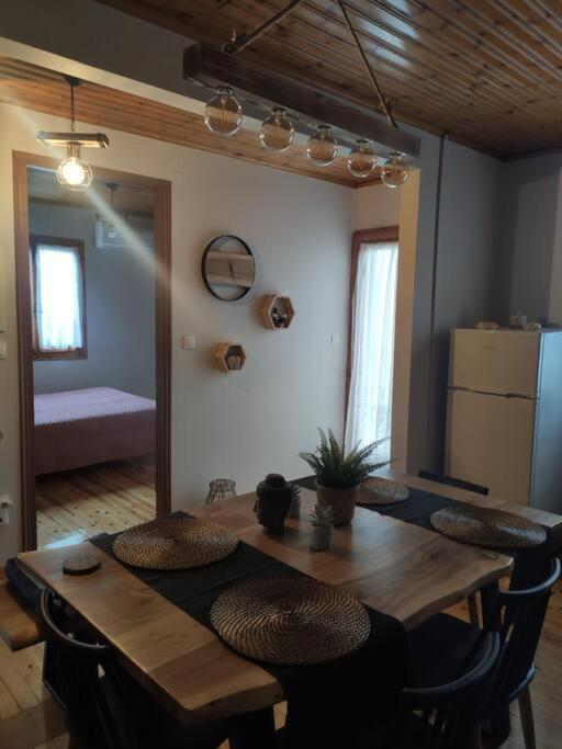 ヴァシリキPolitis' Wooden Houseアパートメント エクステリア 写真